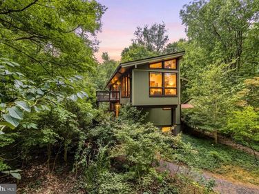 500 WALKER ROAD, GREAT FALLS, VA 22066