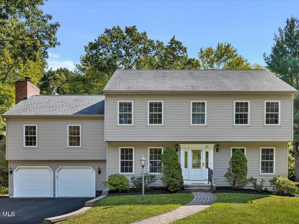 34 Darnley Greene, Delmar, NY 12054