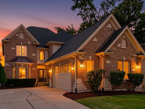 830 N Sleight Street , Naperville, IL 60563