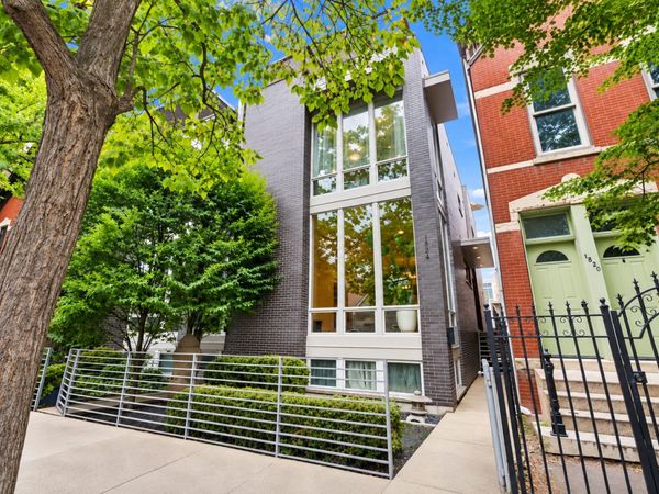 1824 W Superior Street , Chicago, IL 60622