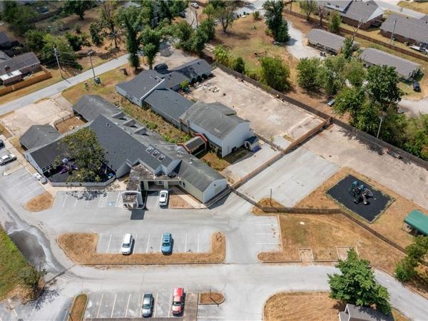 1019 W Cypress Street , Rogers, AR 72756