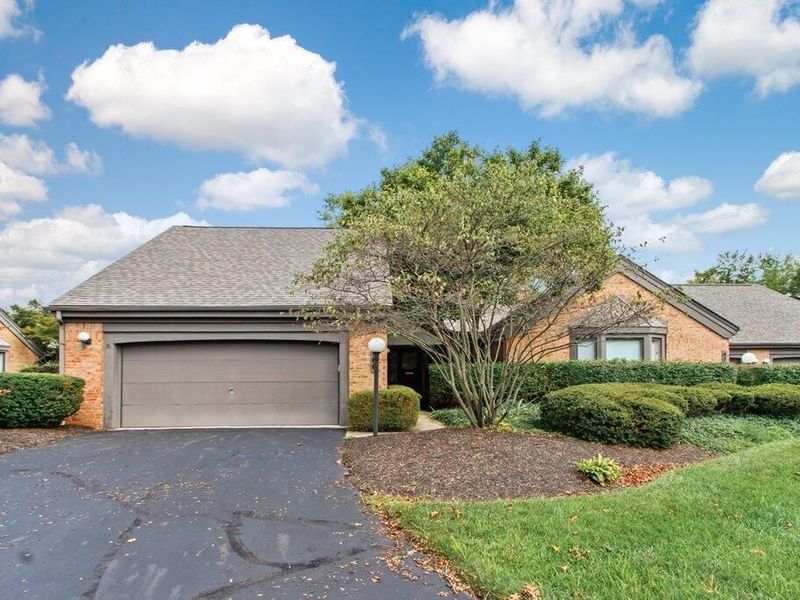 4766 Dierker Road, Unit 8, Upper Arlington, OH 43220 Photo 2