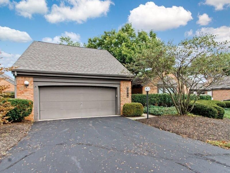4766 Dierker Road, Unit 8, Upper Arlington, OH 43220 Photo 3