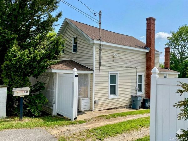 970 E Main Street , Riverhead, NY 11901