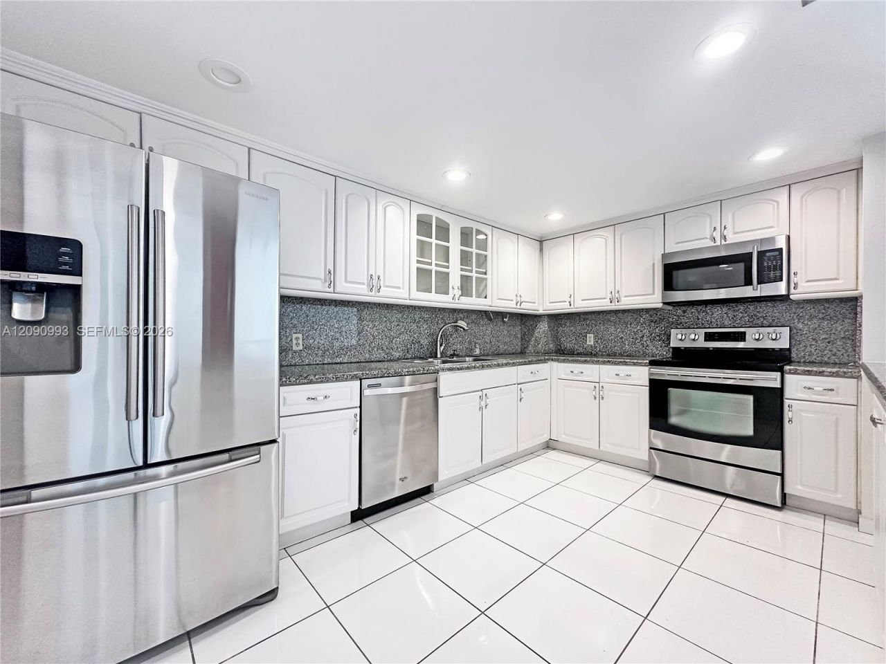5825 Collins Ave, Unit 8E, Miami Beach, FL 33140 Photo