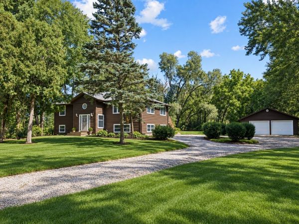 4512 S Ridgeway Road , Ringwood, IL 60072