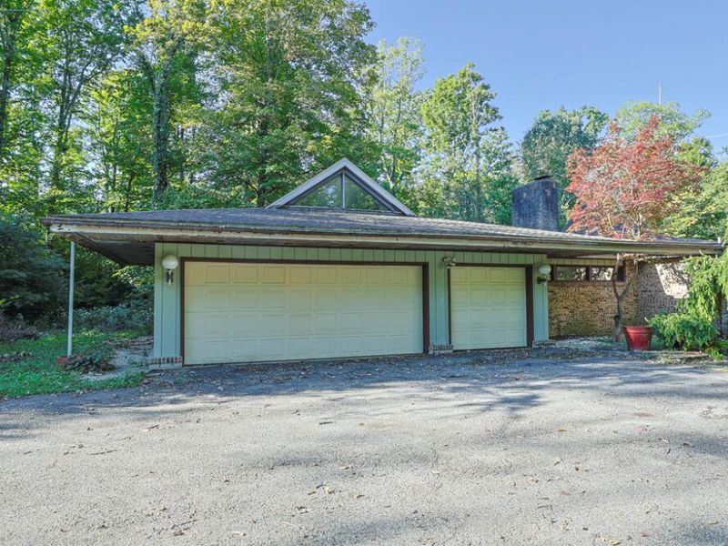 5445 Sherfield Drive, Dayton, OH 45426 Photo 2