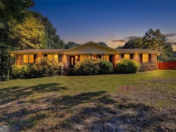 2926 Elizabeth Lane, Snellville, GA 30078