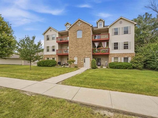 1080 Rachael St, Unit 302, North Liberty, IA 52317