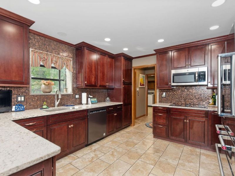 809 Deer Valley Drive, Union Township, OH 45245 Photo 18