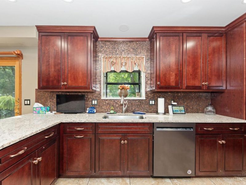 809 Deer Valley Drive, Union Township, OH 45245 Photo 19