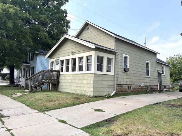 504 CEAPE AVENUE, Oshkosh, WI 54901