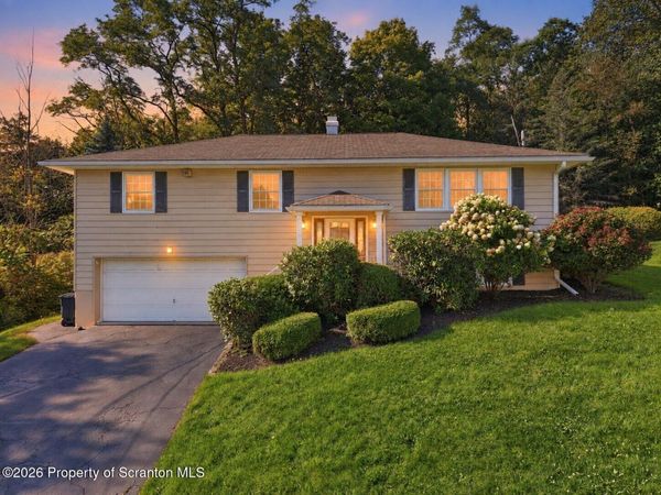 441 Sumner Avenue , South Abington Twp, PA 18411