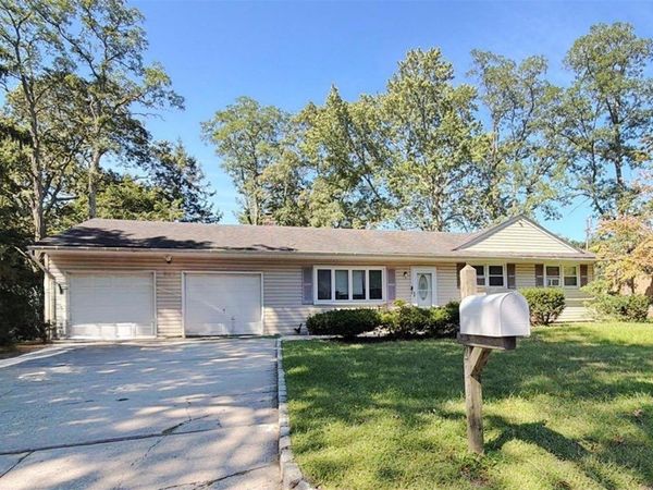 226 Holbrook Road , Holbrook, NY 11741