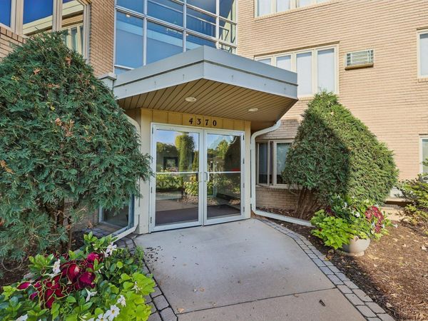 4370 Brookside Court, Unit 320, Edina, MN 55436