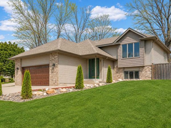 2916 Frank Street, Maplewood, MN 55109