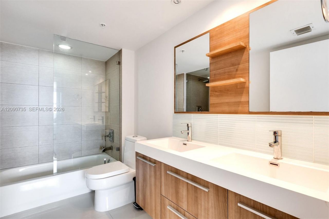 650 West Ave , Unit 2710, Miami Beach, FL 33139 Photo