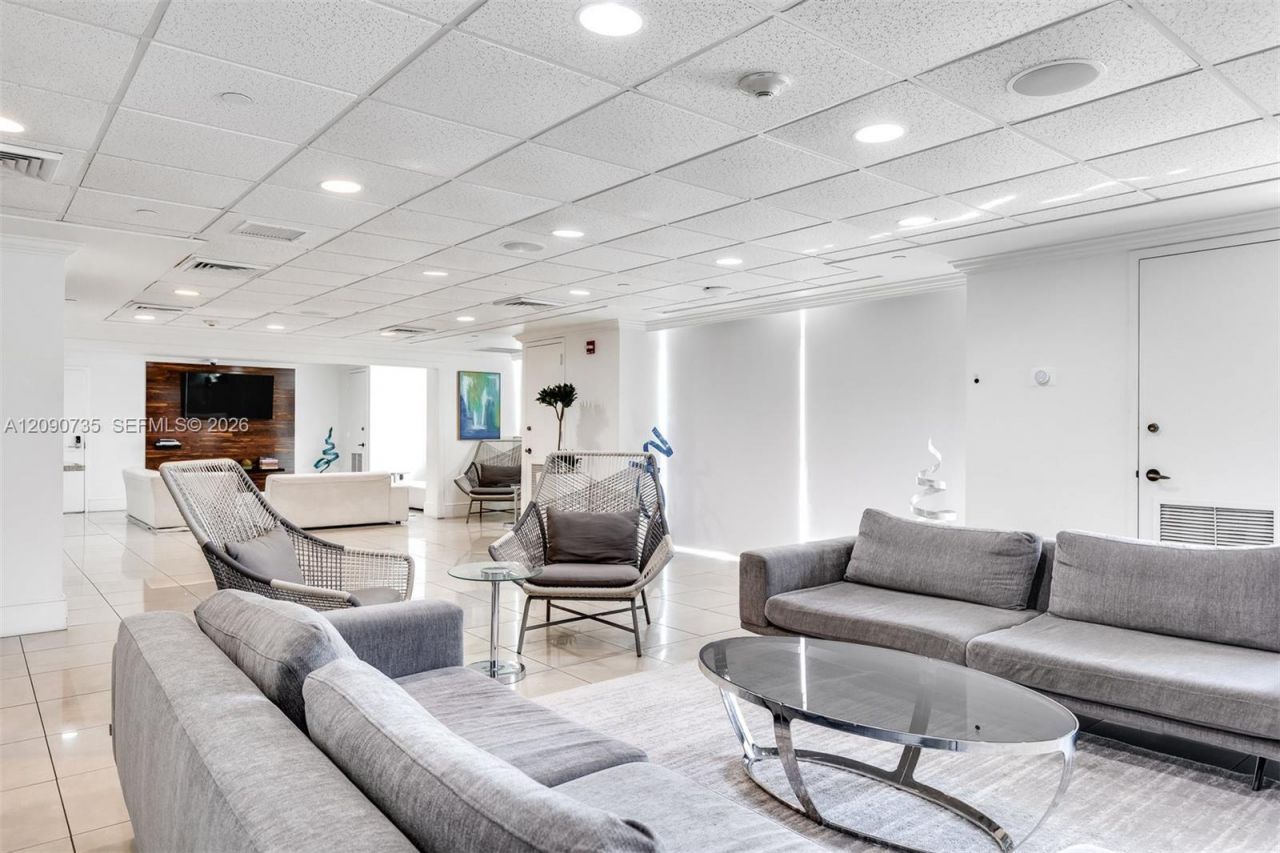 650 West Ave , Unit 2710, Miami Beach, FL 33139 Photo