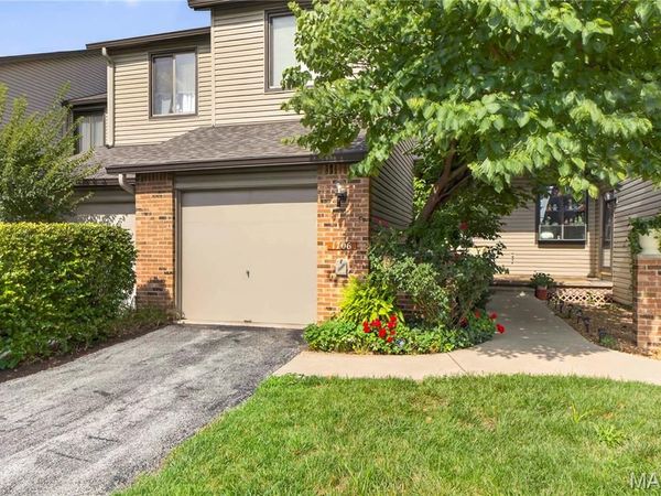 1706 Thorny Briar Drive, Creve Coeur, MO 63146