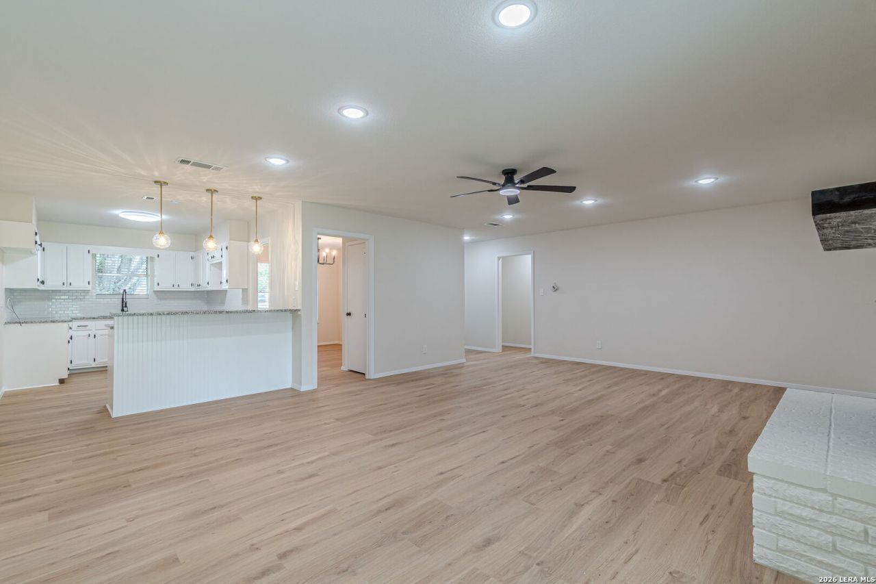 506 Magnolia, Jourdanton, TX 78026 Main Photo