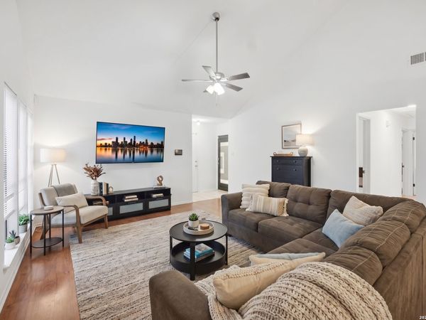 7250 Rimwood St., Live Oak, TX 78233