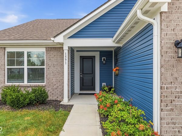 1591 N Sailboat Drive , Greenfield, IN 46140