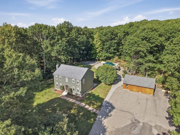 10 Flaxfield Rd, Dudley, MA 01571