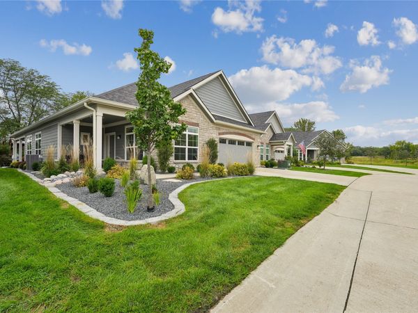 757 S 100th Street, West Des Moines, IA 50266