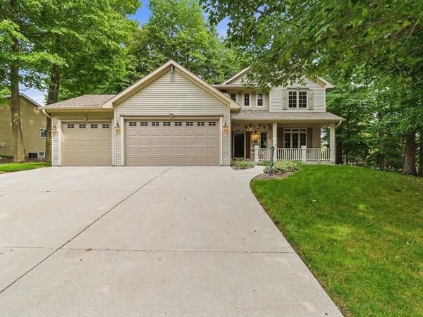 911 Cobblestone DRIVE, Howards Grove, WI 53083