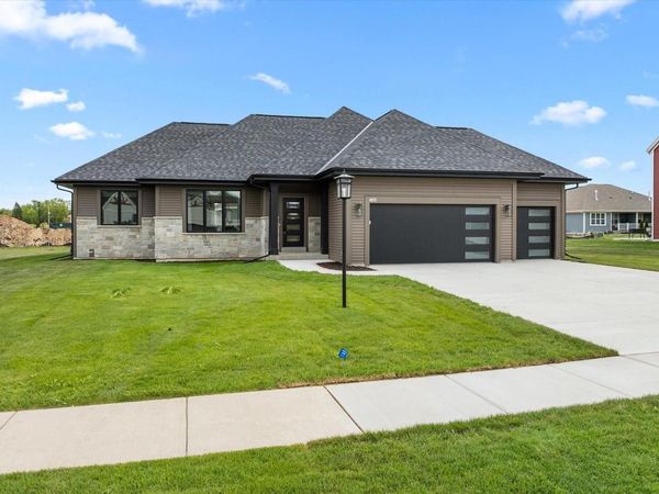 1564 Fairwinds BOULEVARD, Unit Lt17, Mukwonago, WI 53149