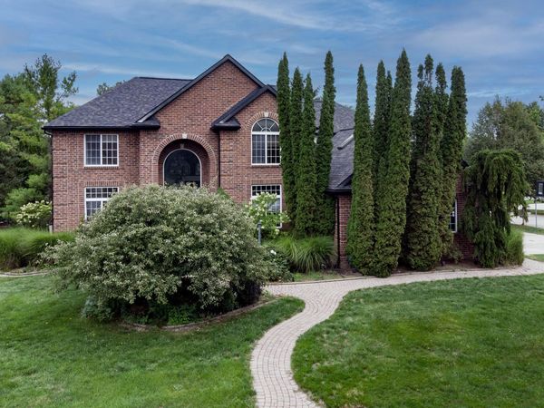 2255 Radcliffe Drive, Troy, MI 48085