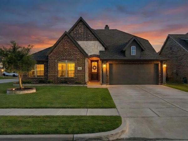 288 Brazos Street, Burleson, TX 76028