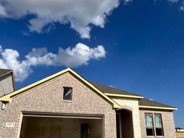 1013 Pecan Tree Lane, Fort Worth, TX 76108