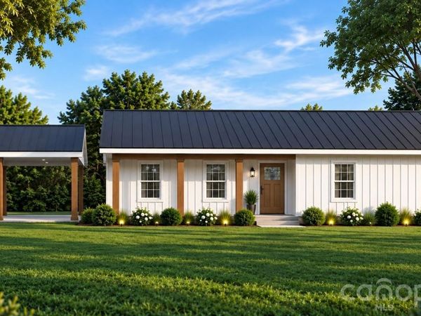 2882 Indian Hills Avenue , Hickory, NC 28601