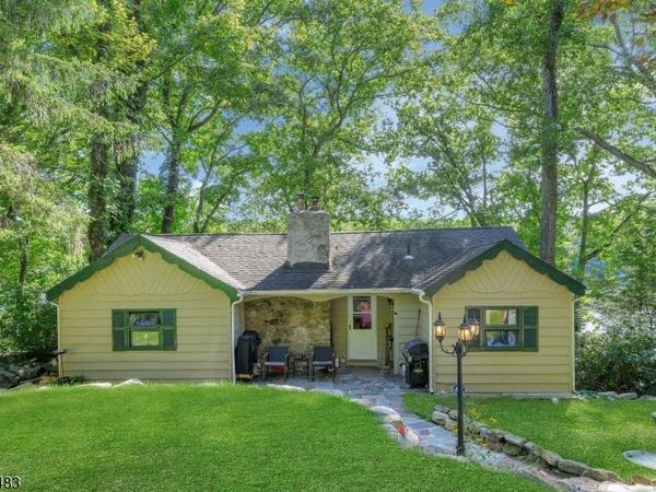 49 Lake Shore Rd, Hardyston, NJ 07460