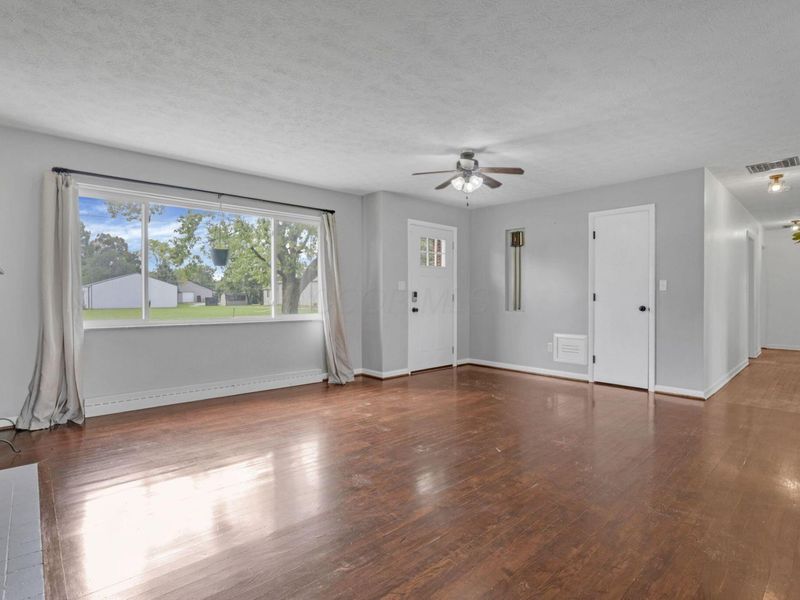 267 E High Street , London, OH 43140 Photo 2