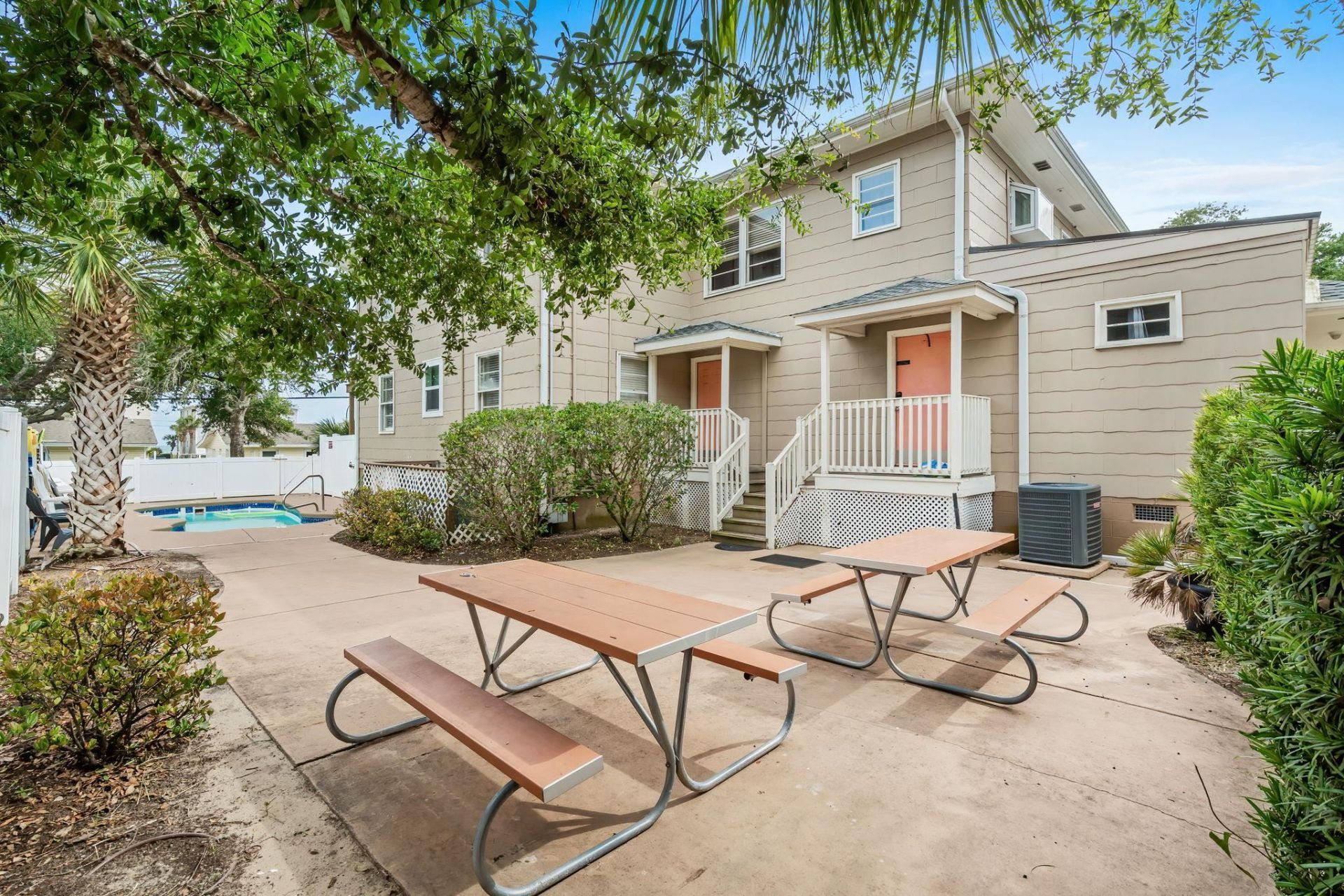 3908 Seaview St.  Photo 6