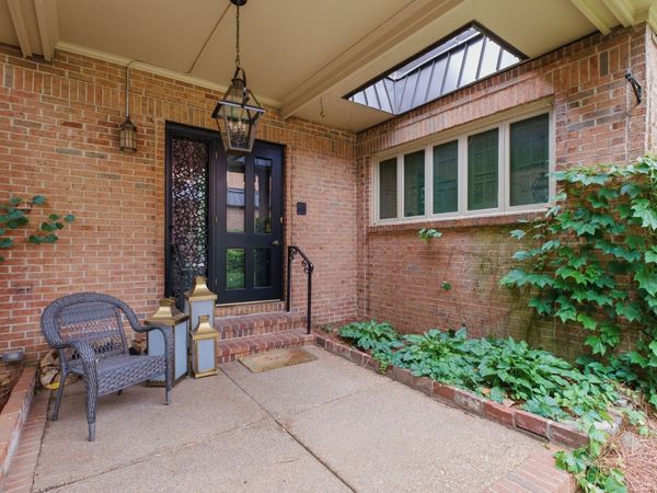 690 Timber Ln , Nashville, TN 37215