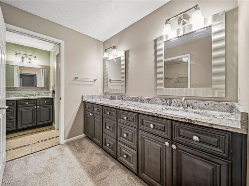 775 Hampton Circle, Unit 2, Aurora, OH 44202 Photo 12