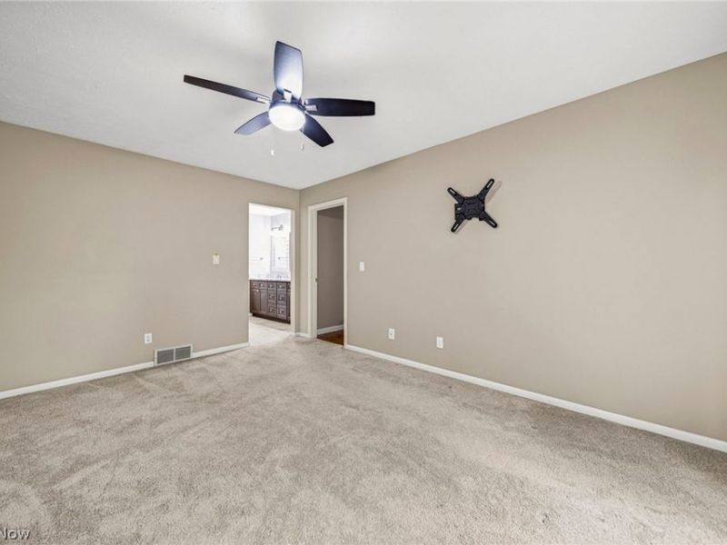 775 Hampton Circle, Unit 2, Aurora, OH 44202 Photo 16