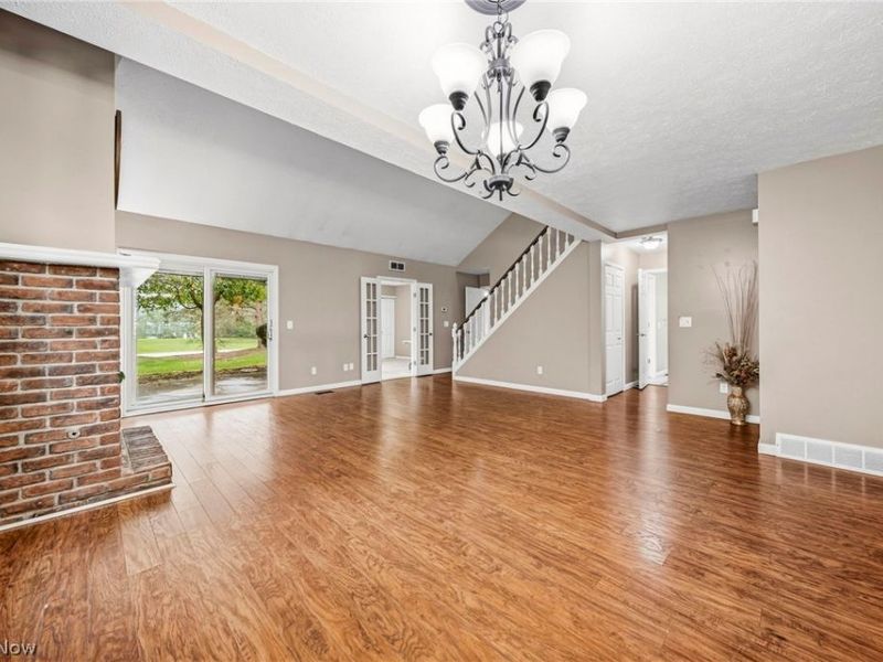 775 Hampton Circle, Unit 2, Aurora, OH 44202 Photo 8