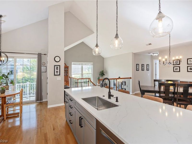 318 W Legend Court, Unit C, Highland Heights, OH 44143 Photo 9