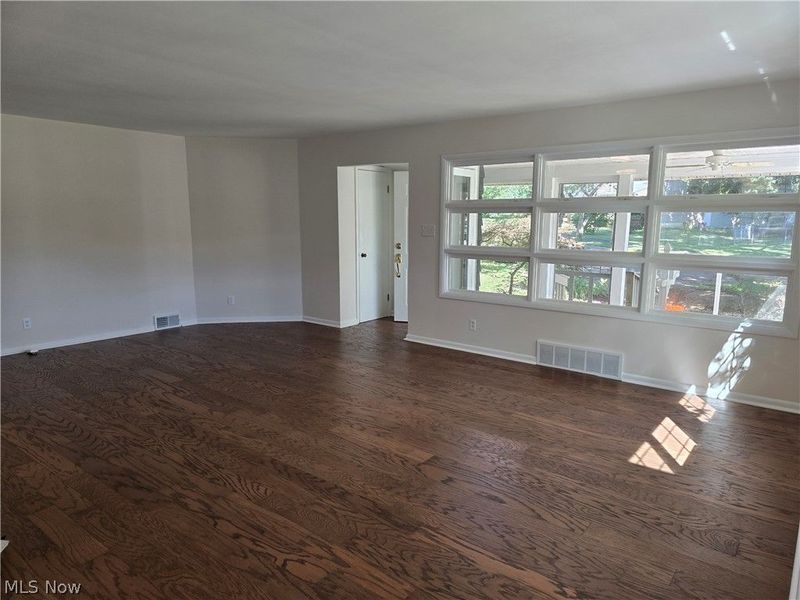1800 Liberty Drive, Akron, OH 44313 Photo 8