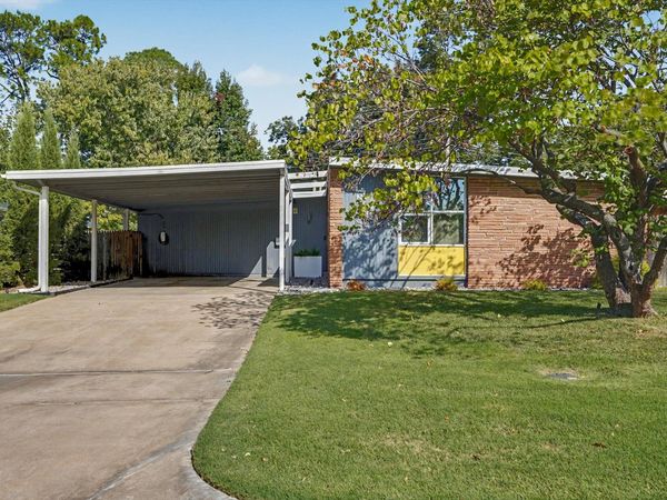 4939 E 26th Place, Tulsa, OK 74114