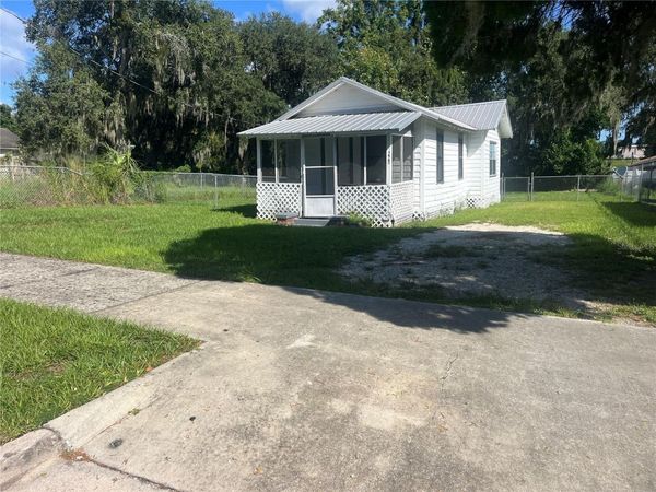 228 W BULLARD AVENUE , LAKE WALES, FL 33853