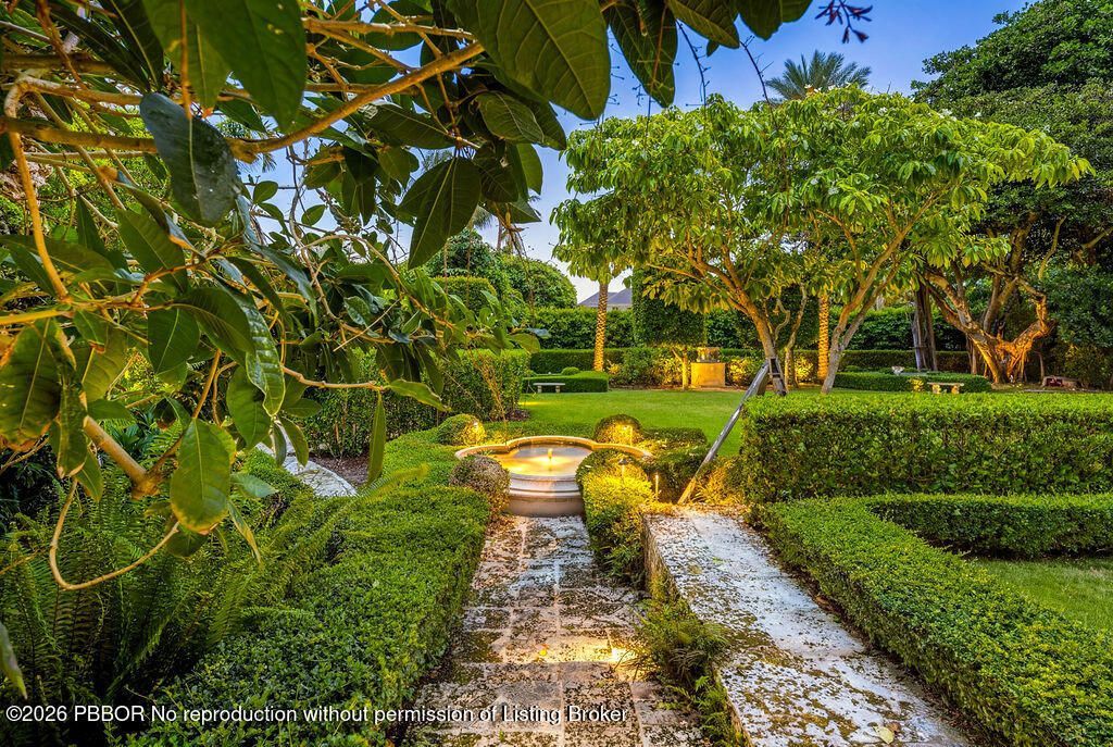 111 Via Del Lago, Palm Beach, FL 33480 Photo