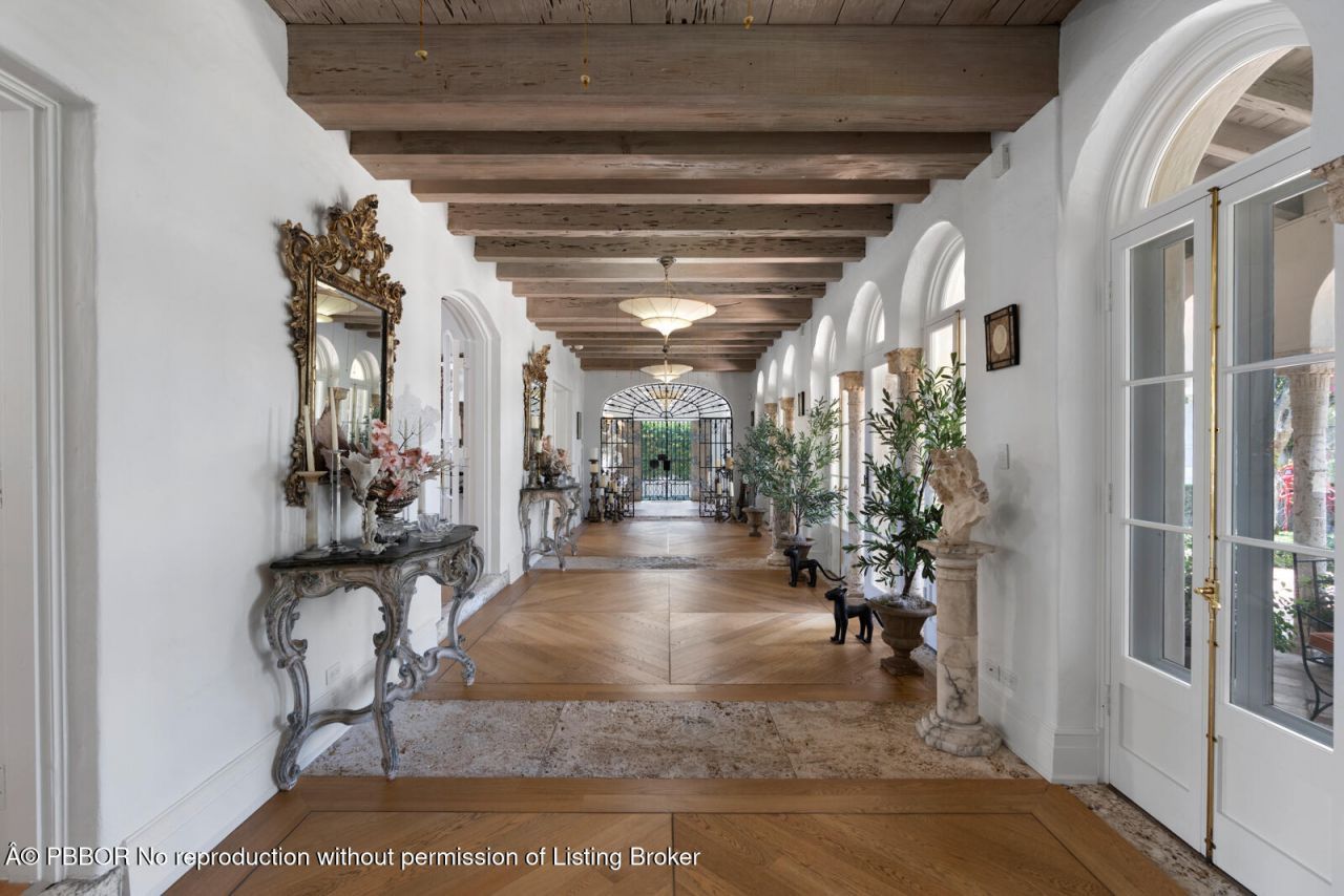 111 Via Del Lago, Palm Beach, FL 33480 Photo
