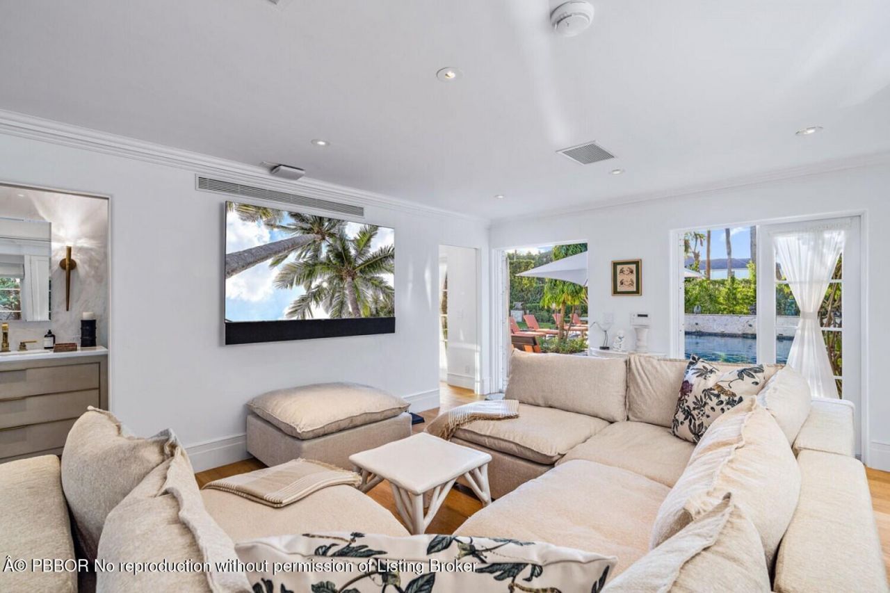 111 Via Del Lago, Palm Beach, FL 33480 Photo