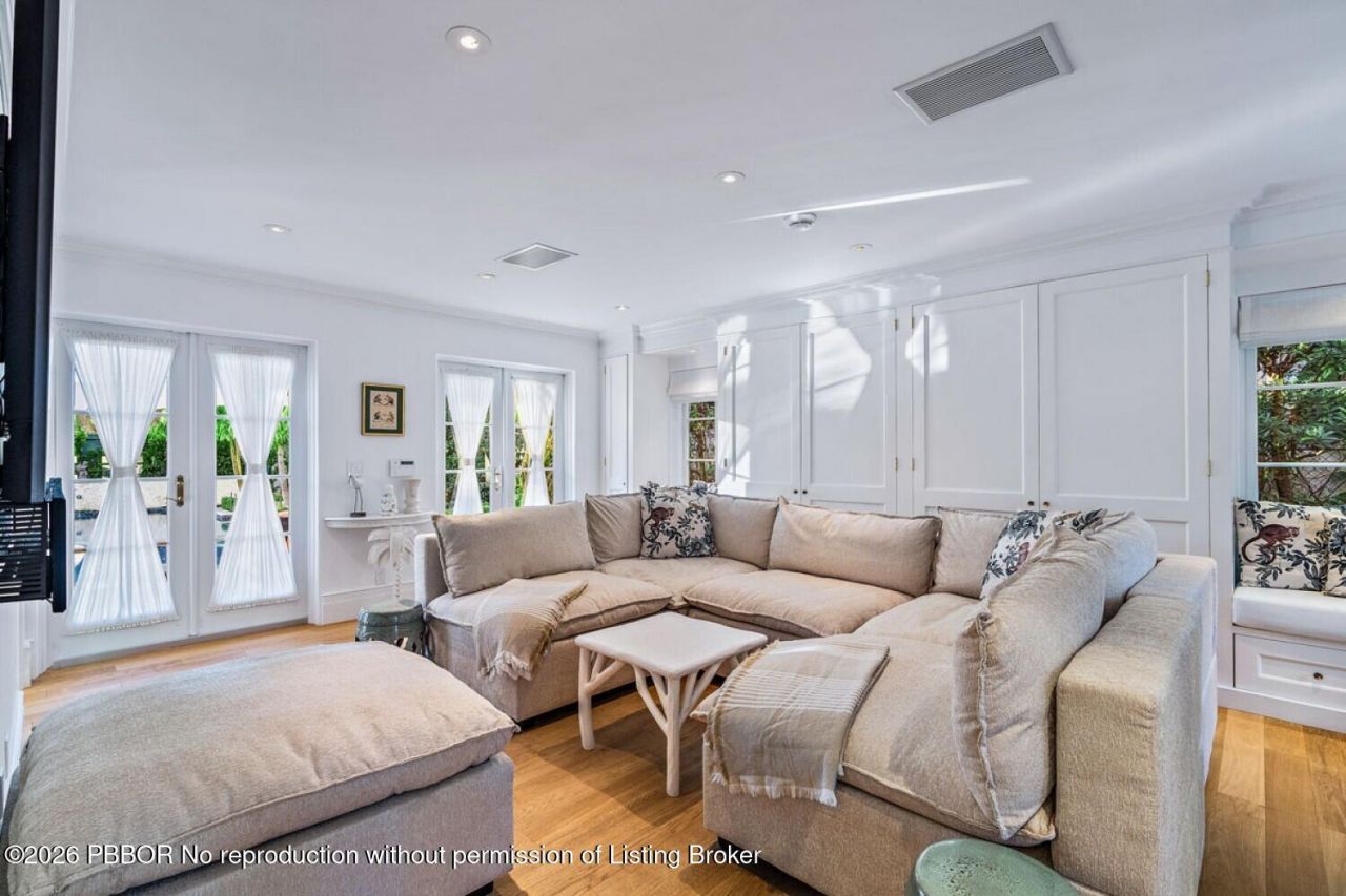 111 Via Del Lago, Palm Beach, FL 33480 Photo
