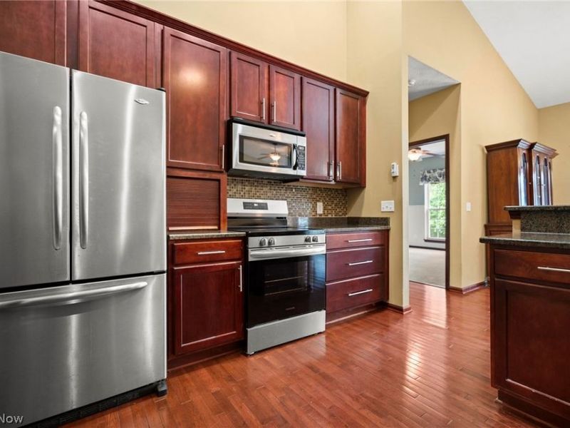 3700 Heron Drive, Lorain, OH 44053 Photo 4